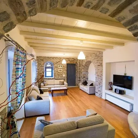 Paros Tranquility بيت للعطل